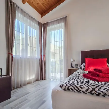 Apartament A104 *